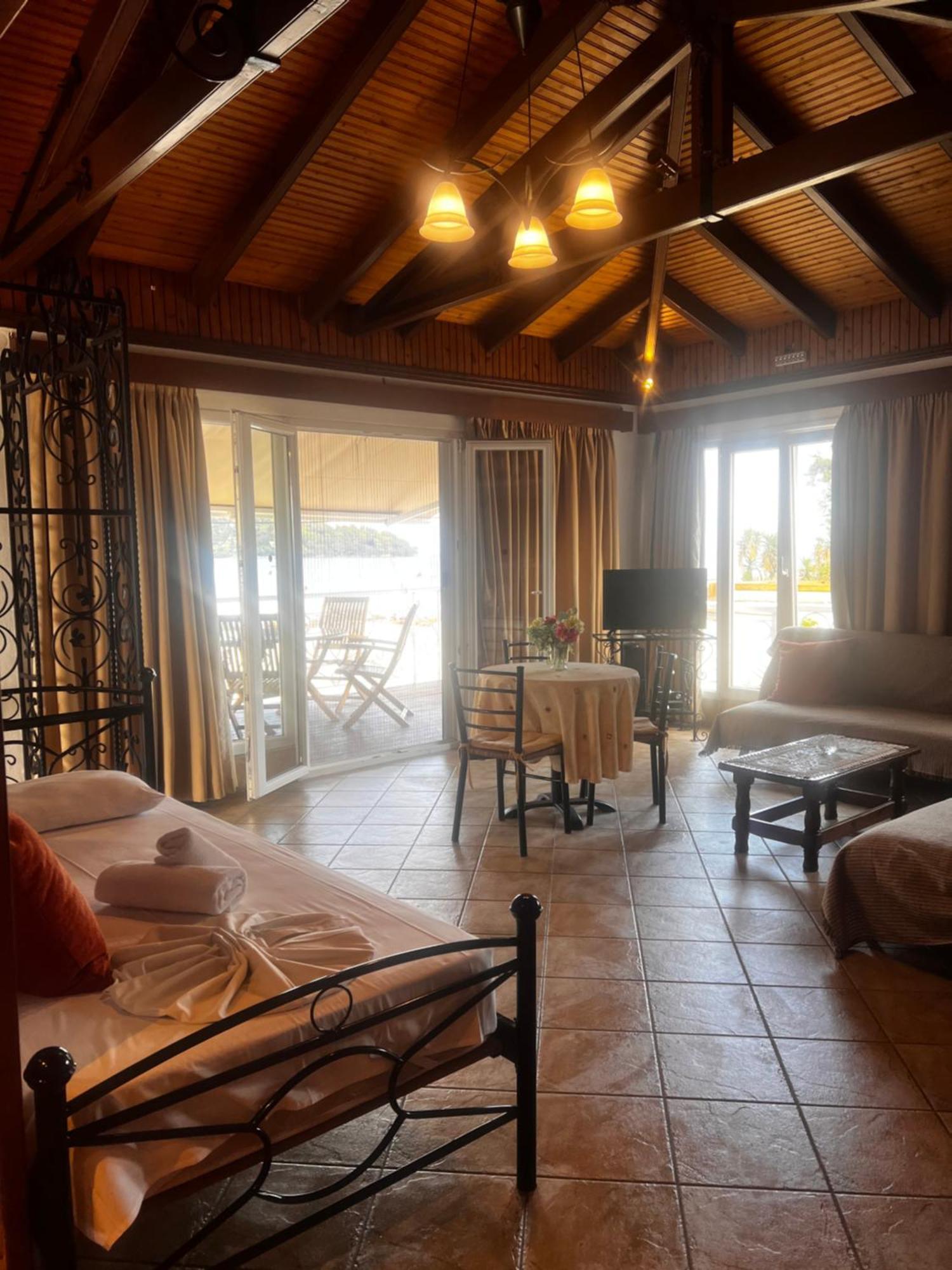 Molfetta Beach Hotel Гувія Екстер'єр фото